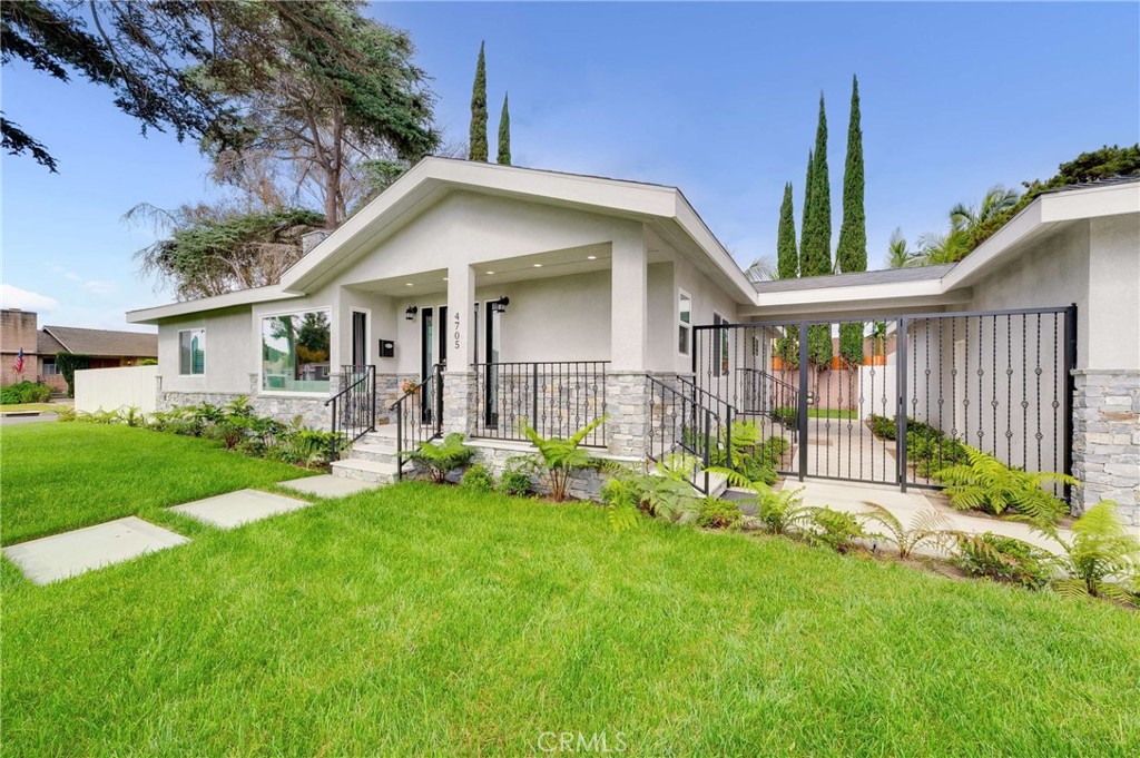 4705 Whitewood