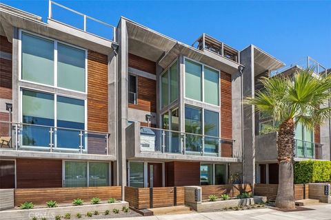 3306 Via Oporto Newport Beach CA 92663