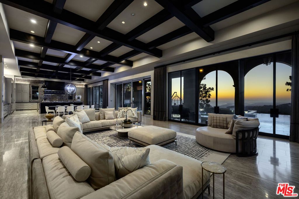 Photo of 2 Coral Rdg, Newport Coast, CA 92657 (MLS # 26665545)