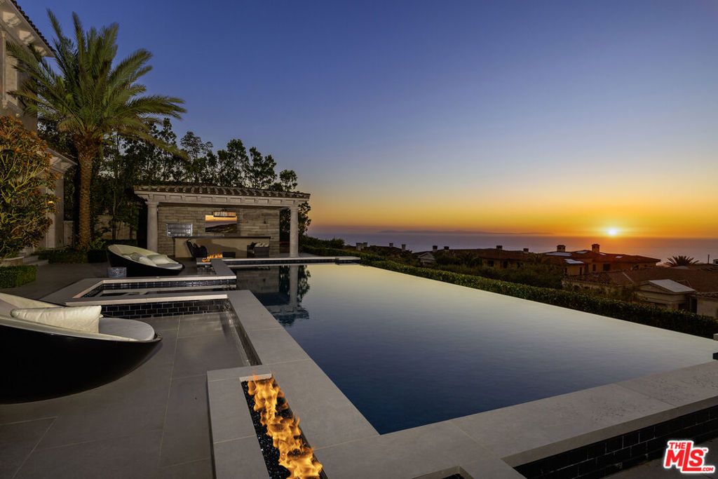 Photo of 2 Coral Rdg, Newport Coast, CA 92657 (MLS # 26665545)