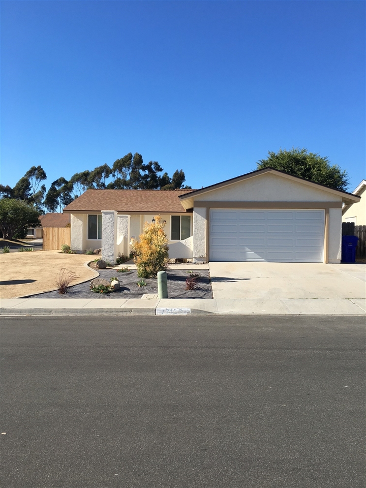 Outstanding 1-story home located in north west Mira Mesa. Move in ready - excellent condition. Remodeled kitchen, baths, flooring, windows, AC. Indoor laundry. 2-car garage. No pets, no smoking. Neighborhoods: West Mira Mesa Sewer: Sewer Connected
