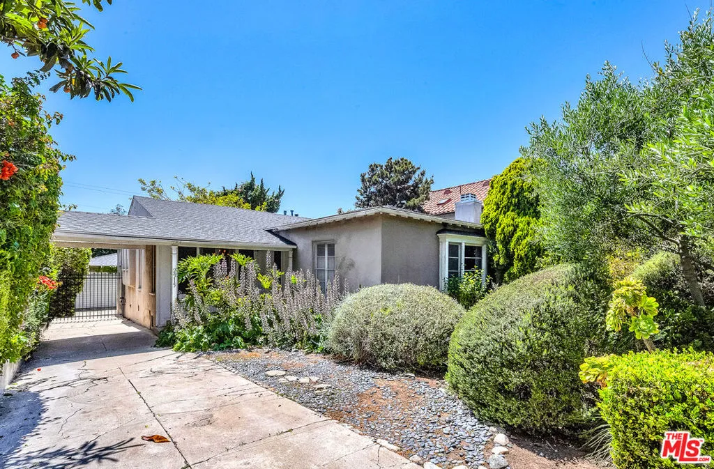 Los Angeles, California 90064, United States, 2 Bedrooms Bedrooms, ,2 BathroomsBathrooms,Residential,Active,150890