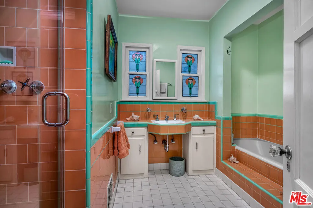 Los Angeles, California 90064, United States, 2 Bedrooms Bedrooms, ,2 BathroomsBathrooms,Residential,Active,150890