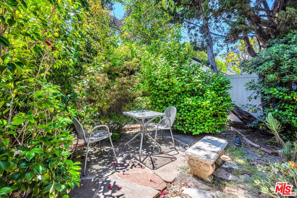 Los Angeles, California 90064, United States, 2 Bedrooms Bedrooms, ,2 BathroomsBathrooms,Residential,Active,150890