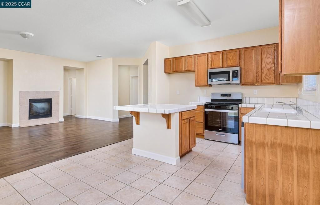 Photo of 1987 Bonavista Way Way, Sacramento, CA 95832 (MLS # 41115233)