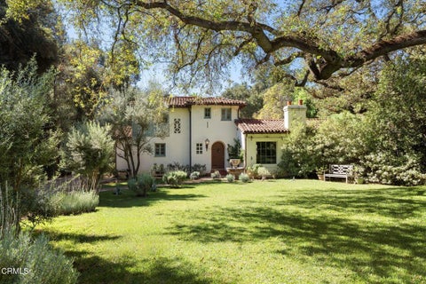 Photo of 2062 New York Drive, Altadena, CA 91001 (MLS # P1-29230)