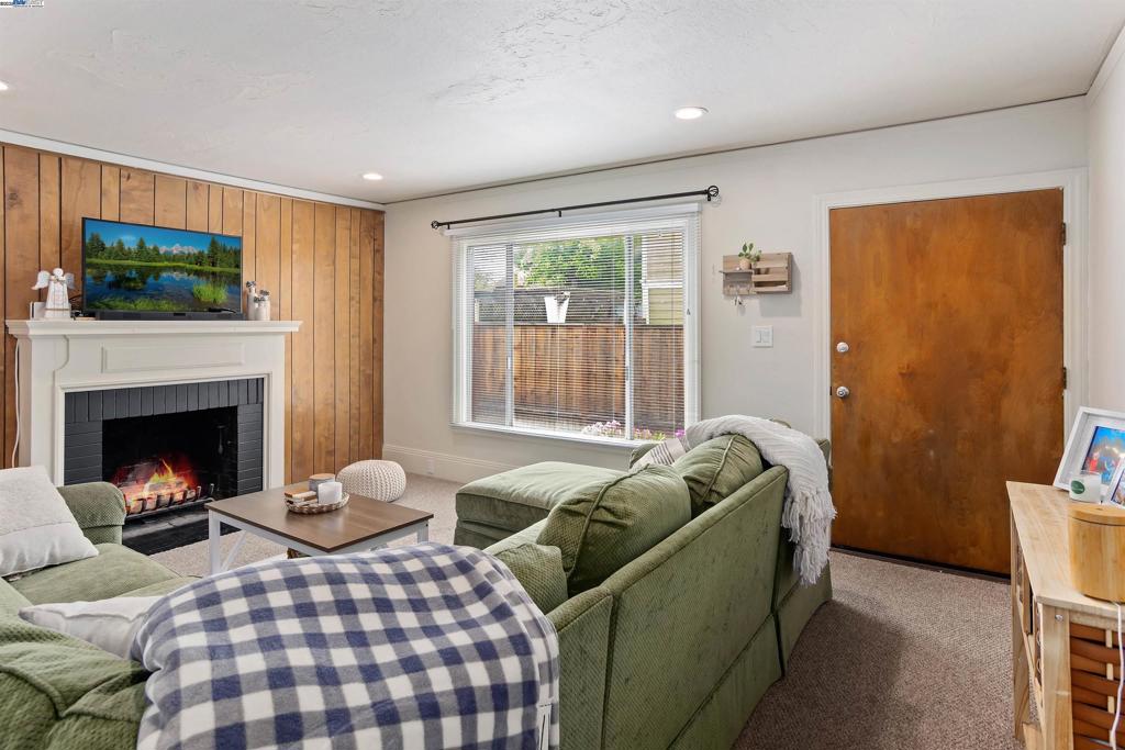 ALAMEDA - Residential Income