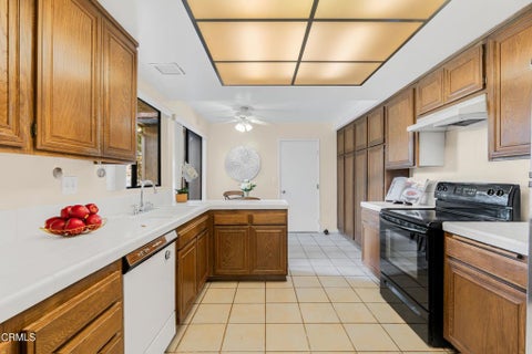 Tiny photo for 18113 Village 18 Vlg, Camarillo, CA 93012 (MLS # V1-38895)