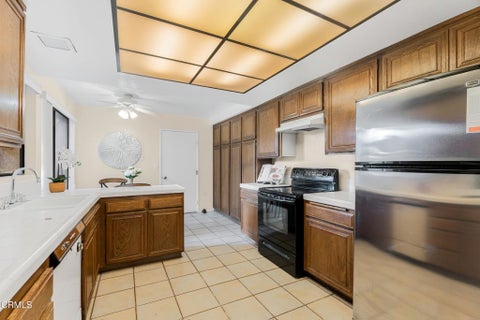 Tiny photo for 18113 Village 18 Vlg, Camarillo, CA 93012 (MLS # V1-38895)