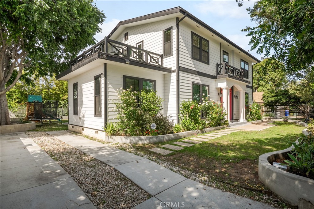 1281 E Broadway