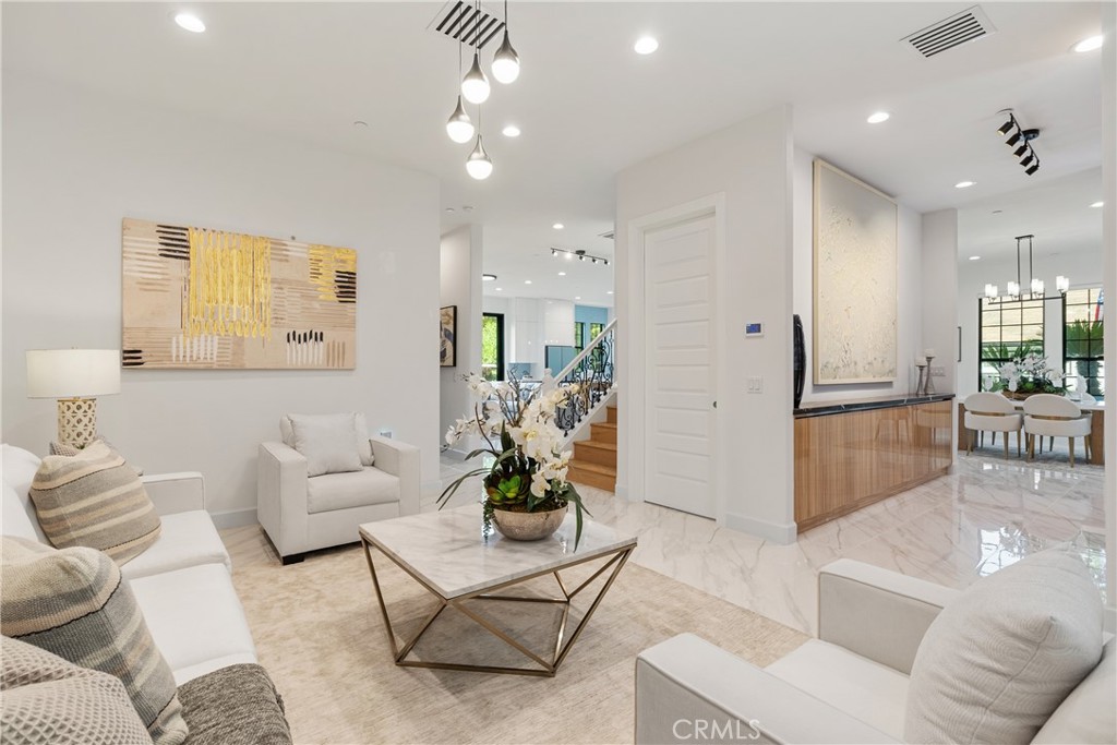 1281 E Broadway