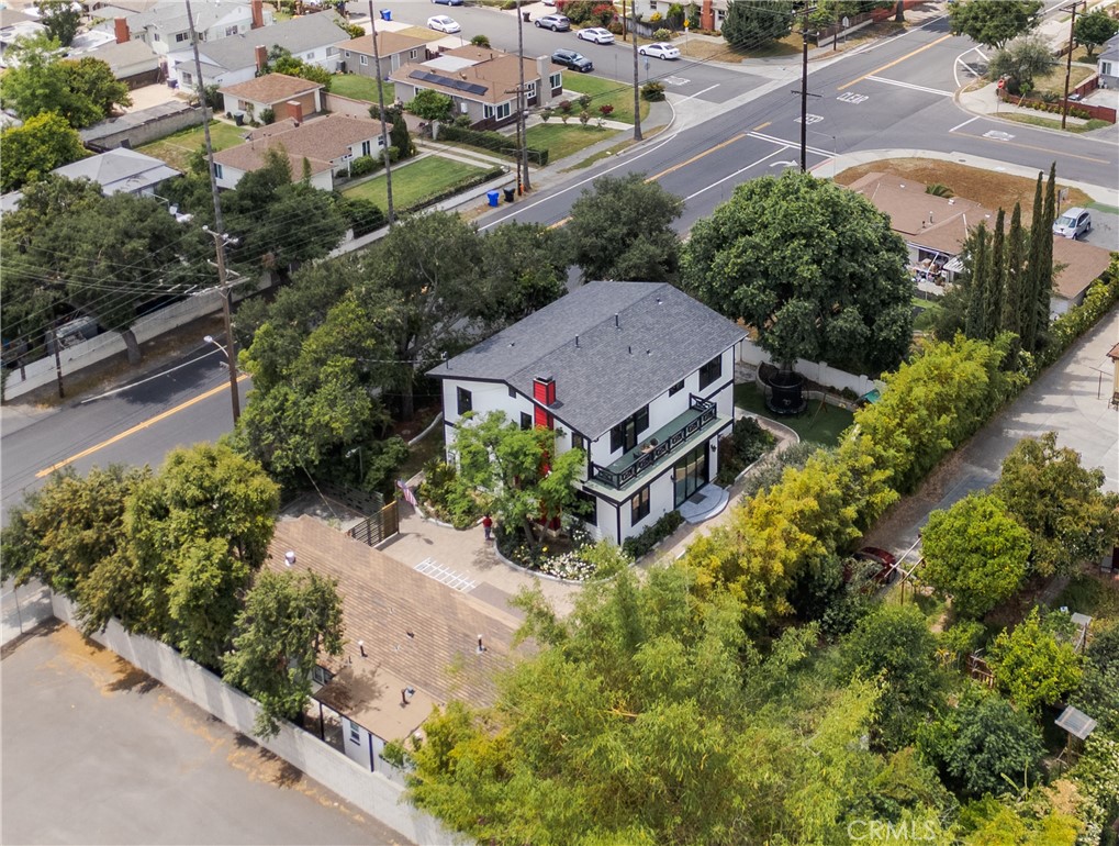 1281 E Broadway