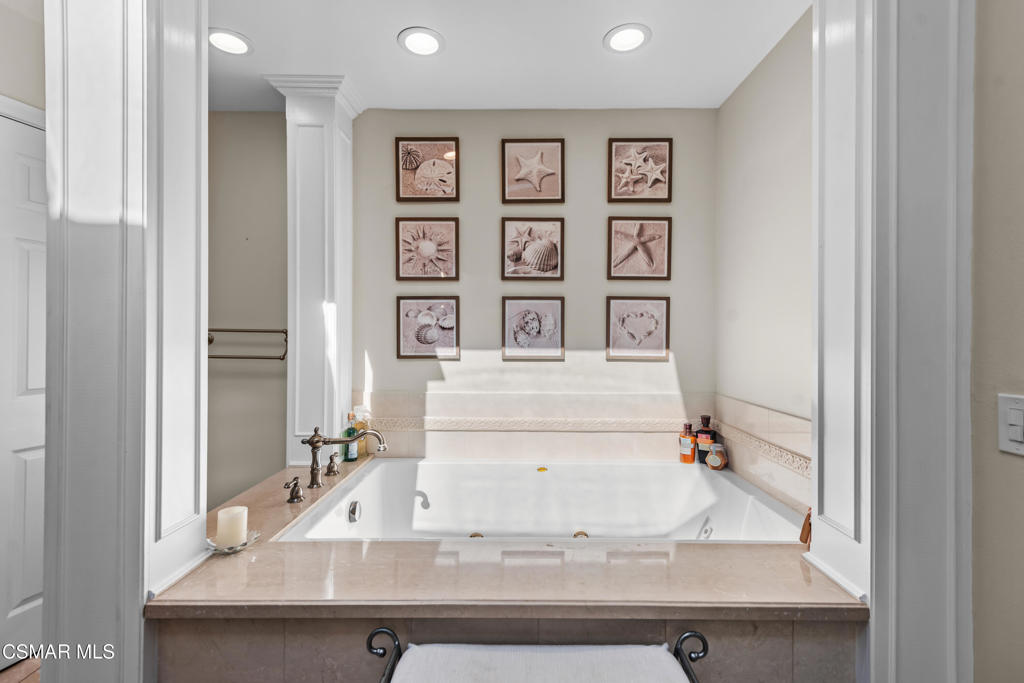 Los Robles Fairways Estate-379 - 1004112 - Residential