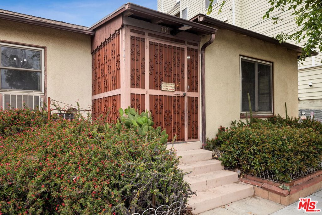 311 E Doran Street