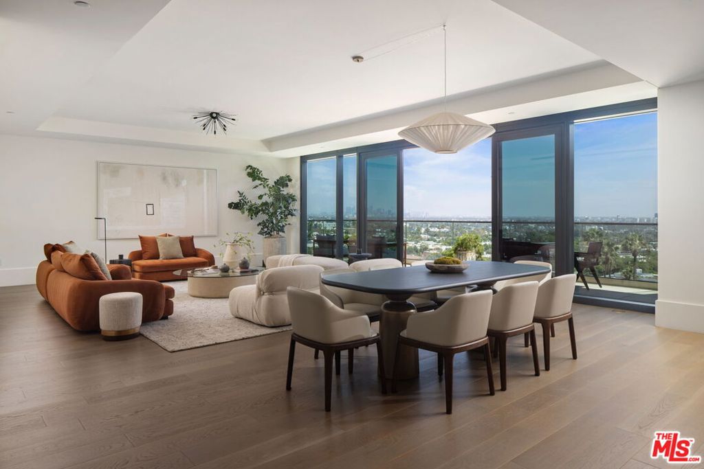 8420 W Sunset Boulevard 702