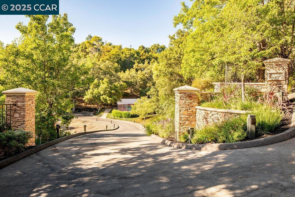 UPPER HAPPY VLY - Residential