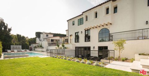 Photo of 1121 Tower Road, Beverly Hills, CA 90210 (MLS # 26650913)