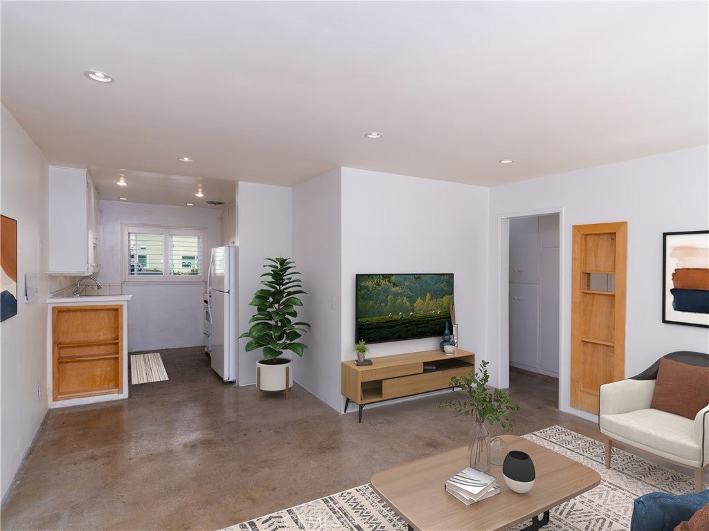 7129 Coldwater Canyon AVE 8, North Hollywood CA 91605