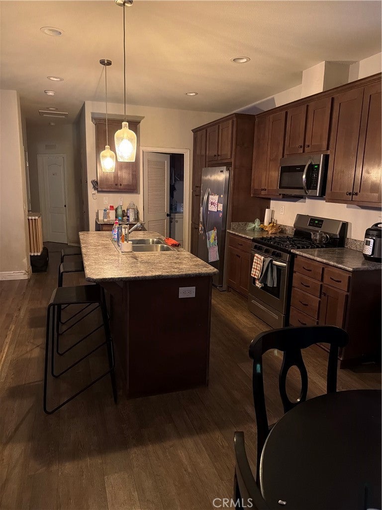 3825 Valley 20
