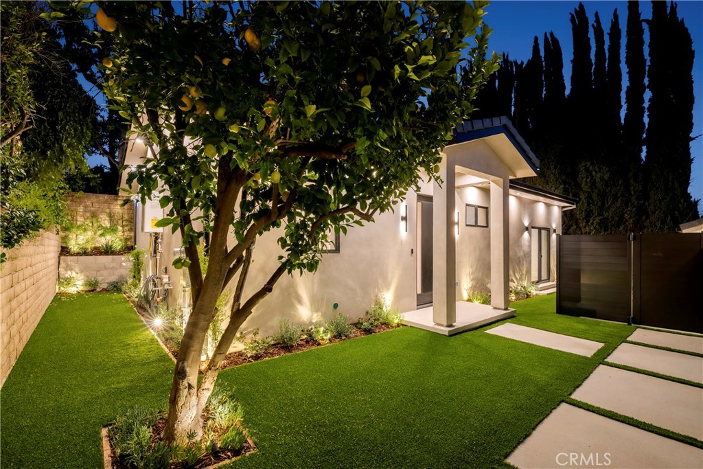 6212 Acadia Avenue A