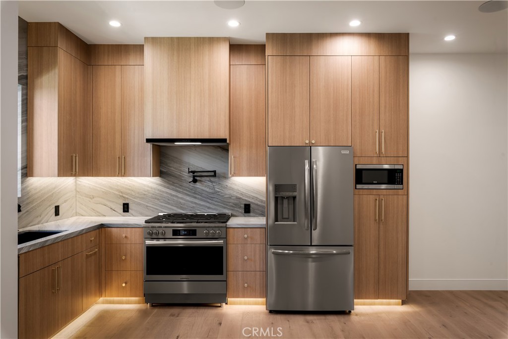 6212 Acadia Avenue A