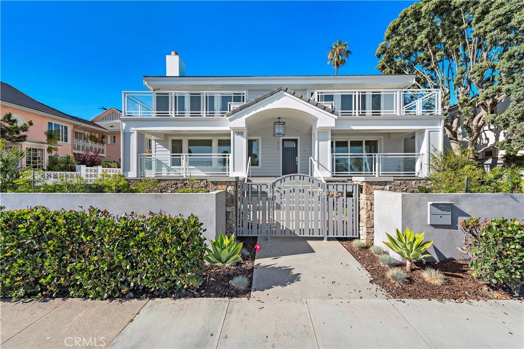 Photo of 450 Cliff Drive, Laguna Beach, CA 92651 (MLS # LG26013767)