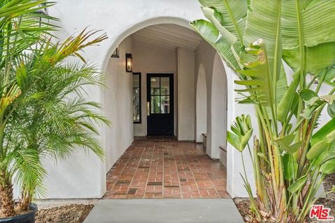 Photo of 3549 Elm Drive, Calabasas, CA 91302 (MLS # 26653981)