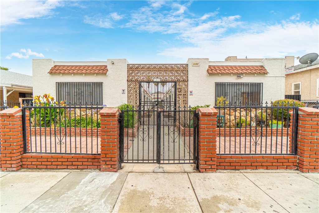 1432 Gaviota Avenue