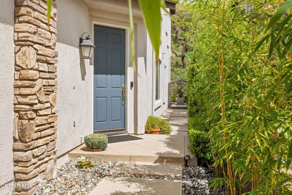 Photo of 3050 Eagles Claw Avenue, Thousand Oaks, CA 91362 (MLS # 226001568)