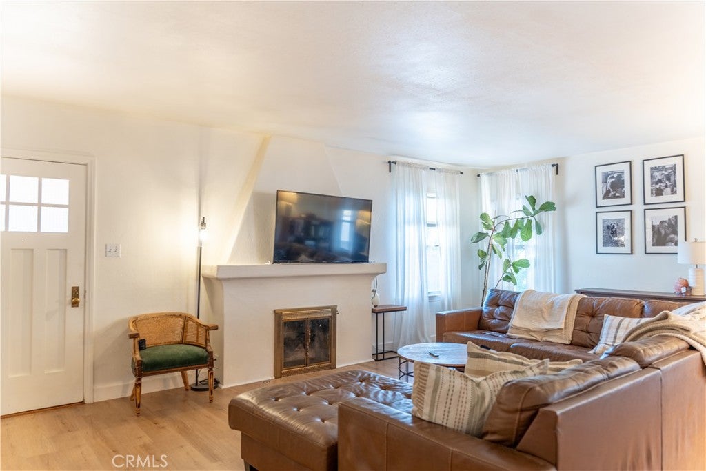 3556 Elmwood