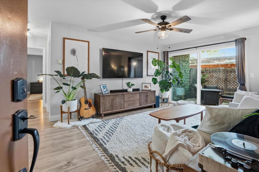 1195 Yarwood Court