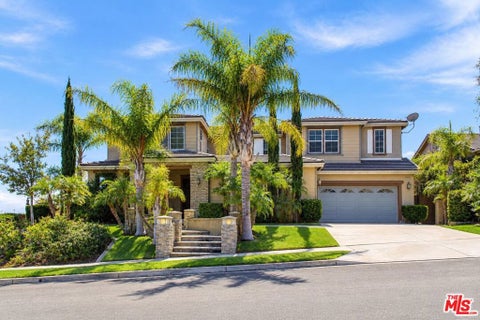 Photo of 15175 Willow Wood LN, Fontana, CA 92336 (MLS # 26102338)