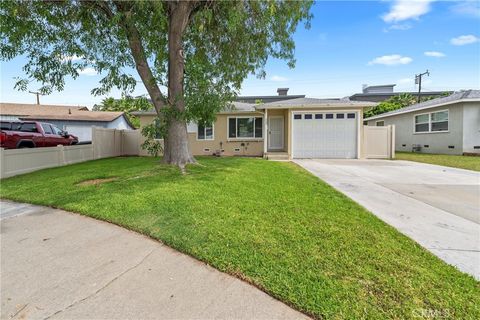 Photo of 232 Olive Pl, Brea, CA 92821 (MLS # PW26064373)