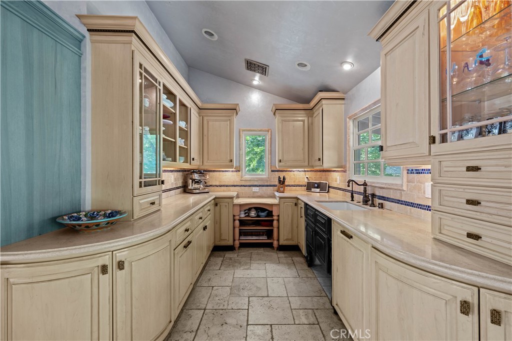 Old Agoura (850) - Residential