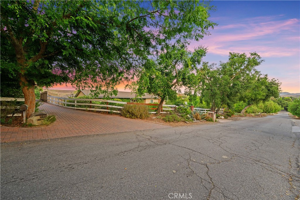 Old Agoura (850) - Residential