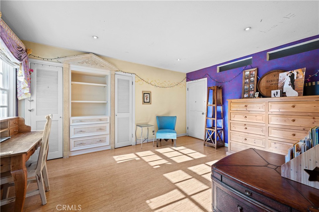 Old Agoura (850) - Residential