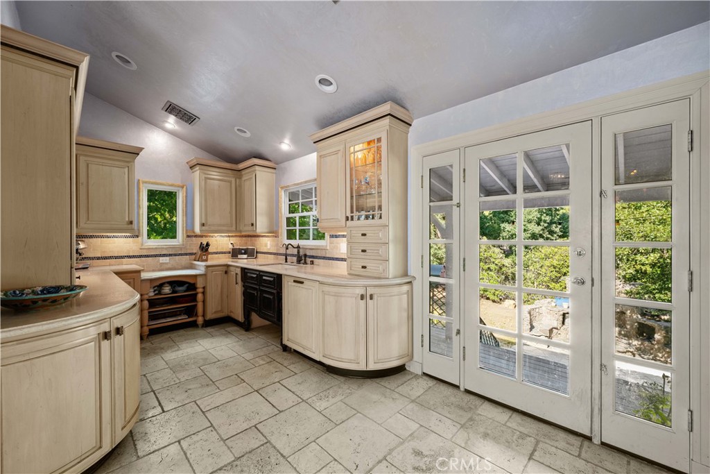 Old Agoura (850) - Residential