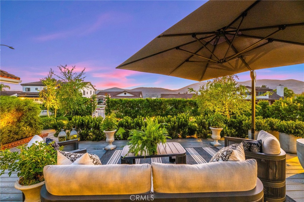2933 Estancia