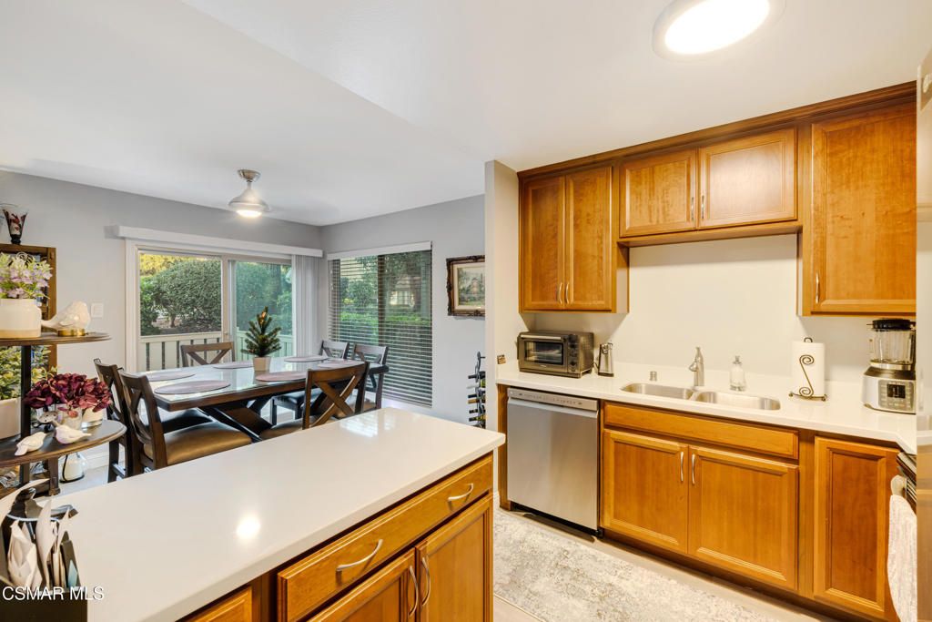 listing image 130721596665138601330