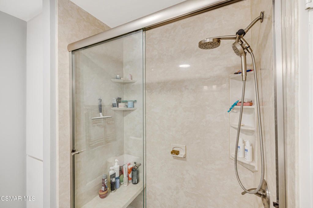 listing image 130727679705017312346