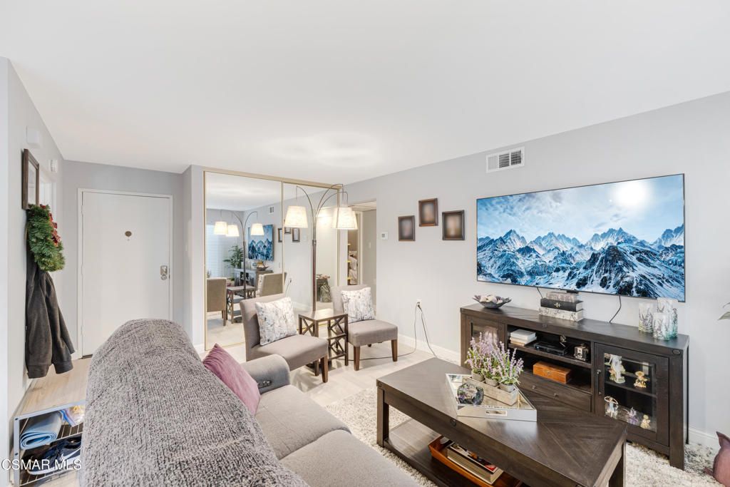 listing image 130723936650803612099
