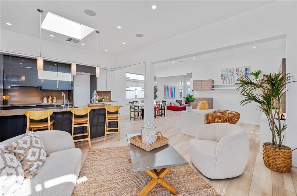 726 W 37th Street