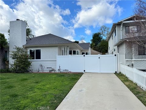 Photo of 4235 Colbath Ave, Sherman Oaks, CA 91423 (MLS # SB26086985)