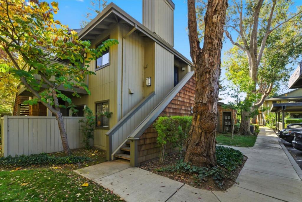 1913 La Terrace Circle