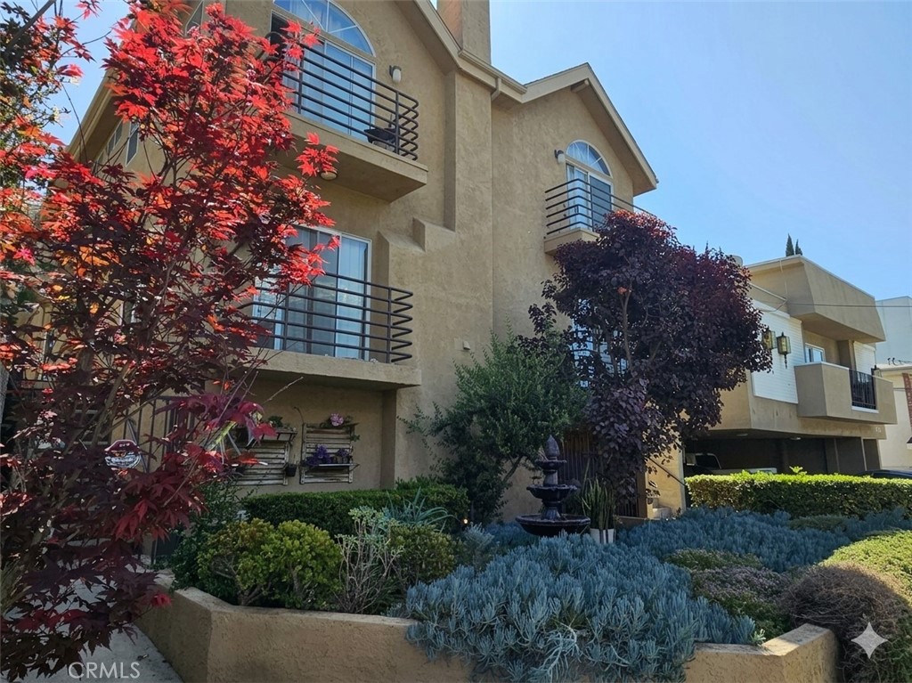 1416 N Vista