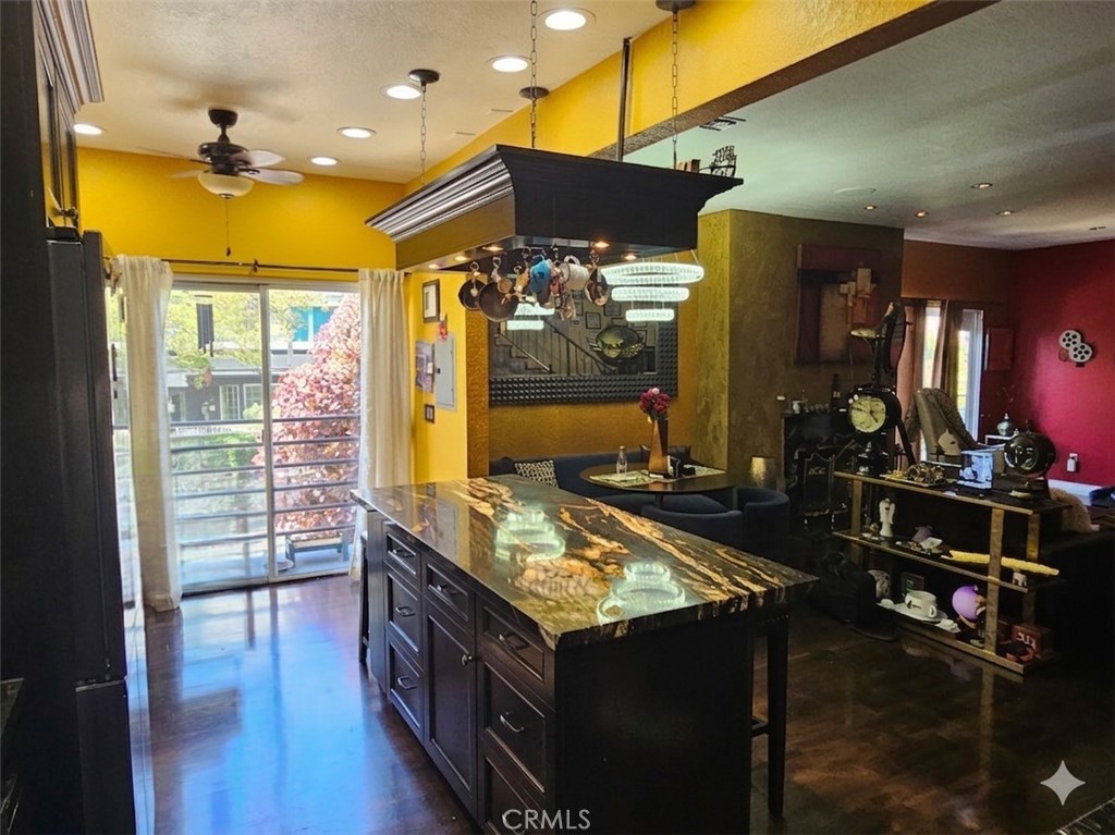 1416 N Vista