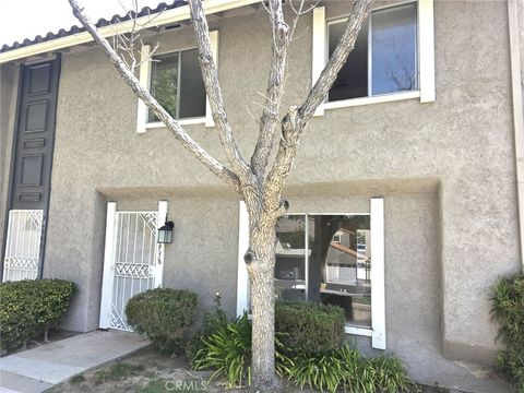Photo of 26938 Via Terraza, Saugus, CA 91350 (MLS # DW26064969)