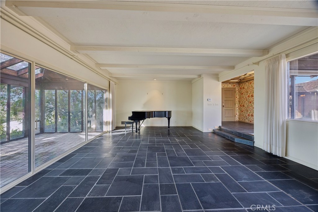 25 Buena Vista Avenue