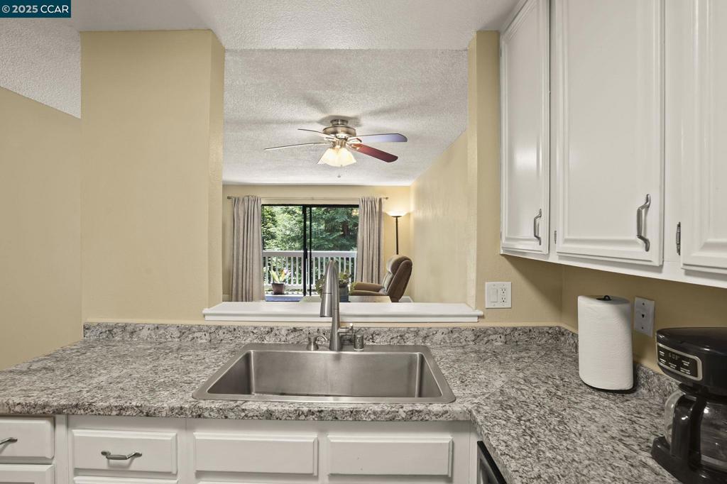 COUNTRY VILLAGE - Residential