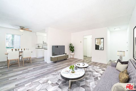 Photo of 3961 Moore Street, Los Angeles, CA 90066 (MLS # 26665463)
